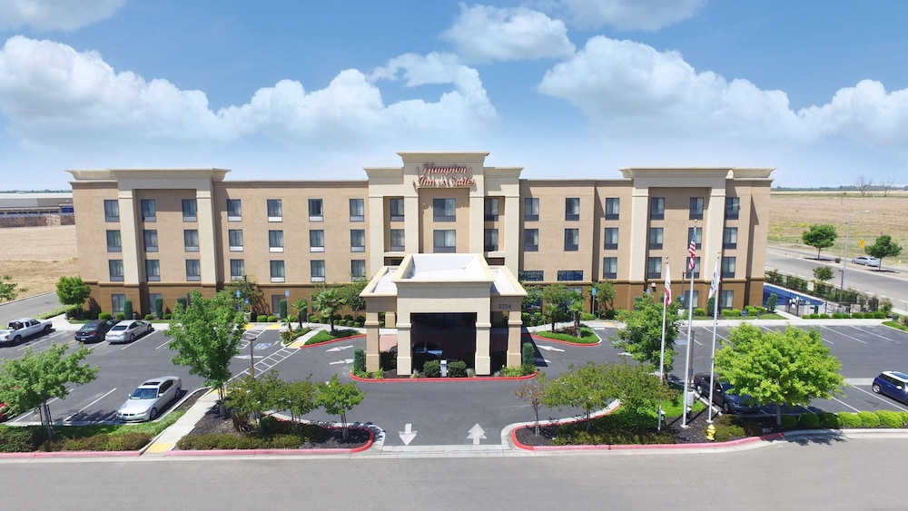 Hampton Inn Suites Madera