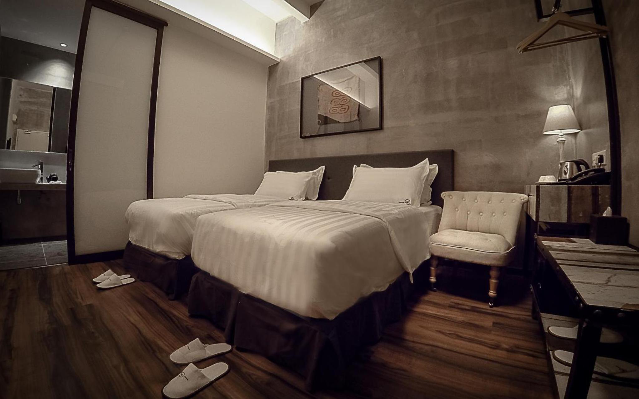 Superior, Twin Beds, No Window، Merton Hotel Ipoh 2/2