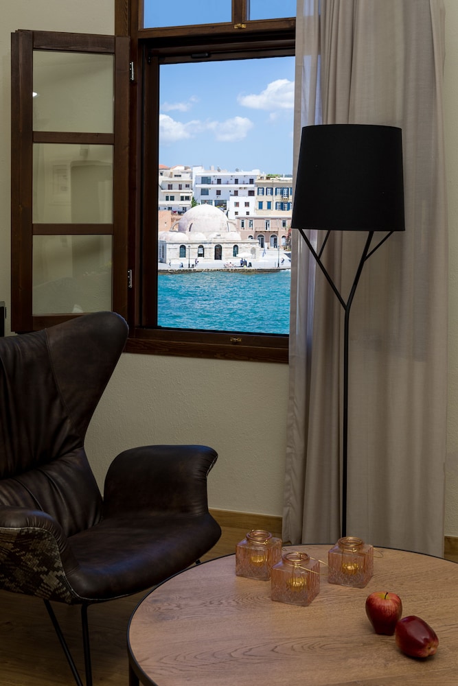 Contessa Boutique Hotel 52/65
