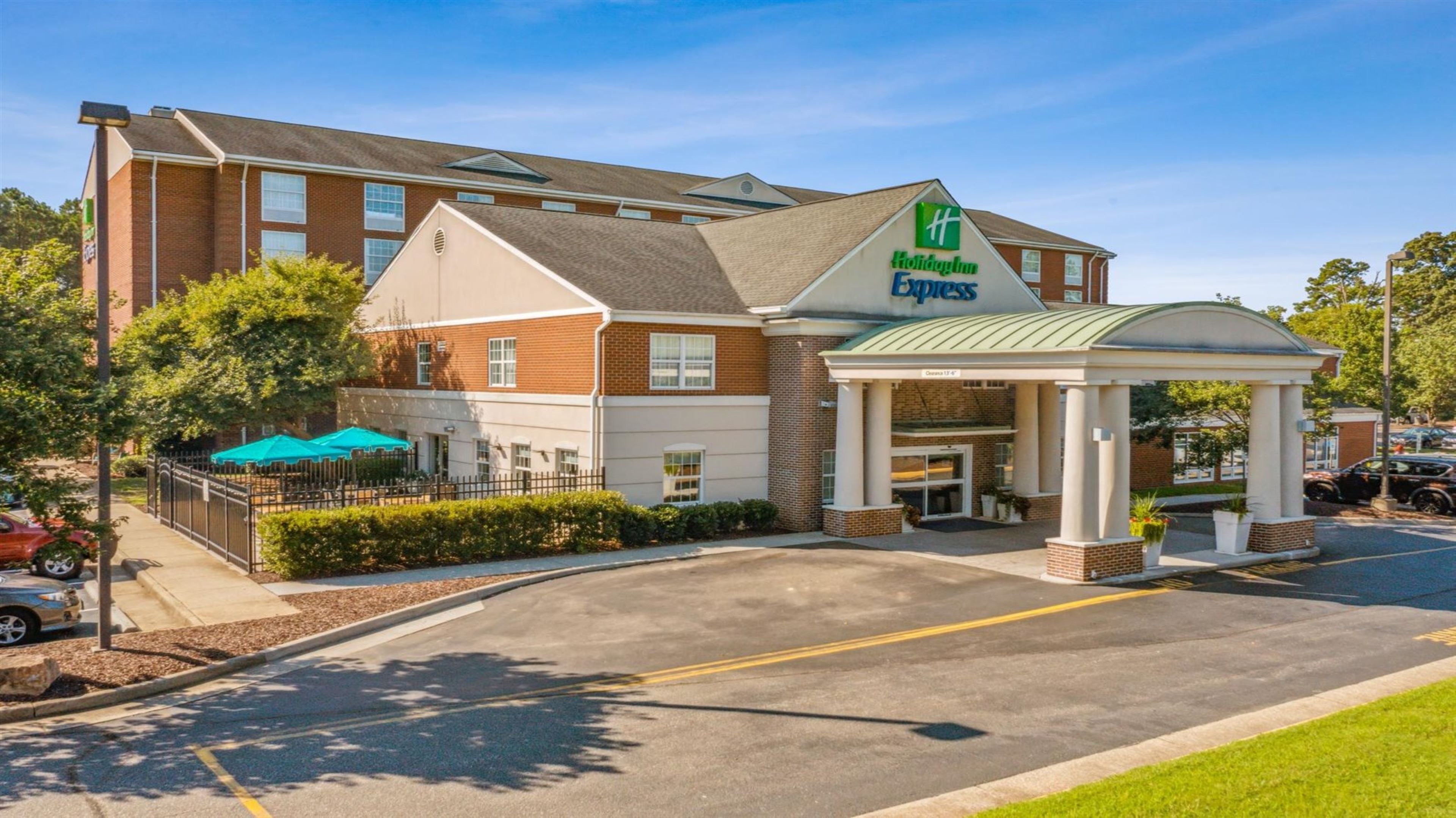 Holiday Inn Express Williamsburg North 66/71