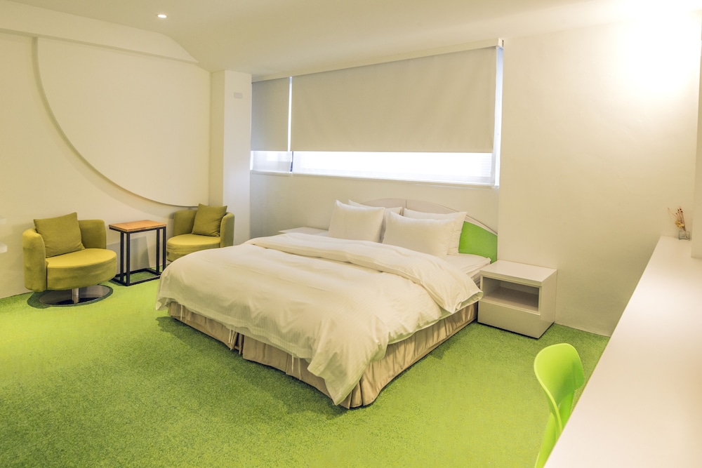 Time Flyer Hotel 18/50