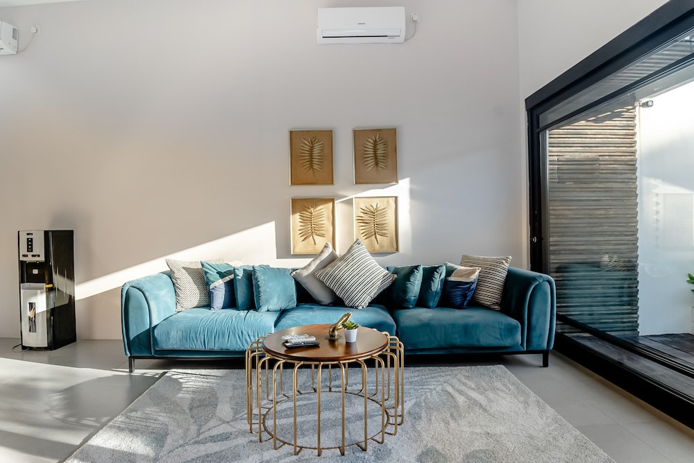 Mile Stone Villa 24/35