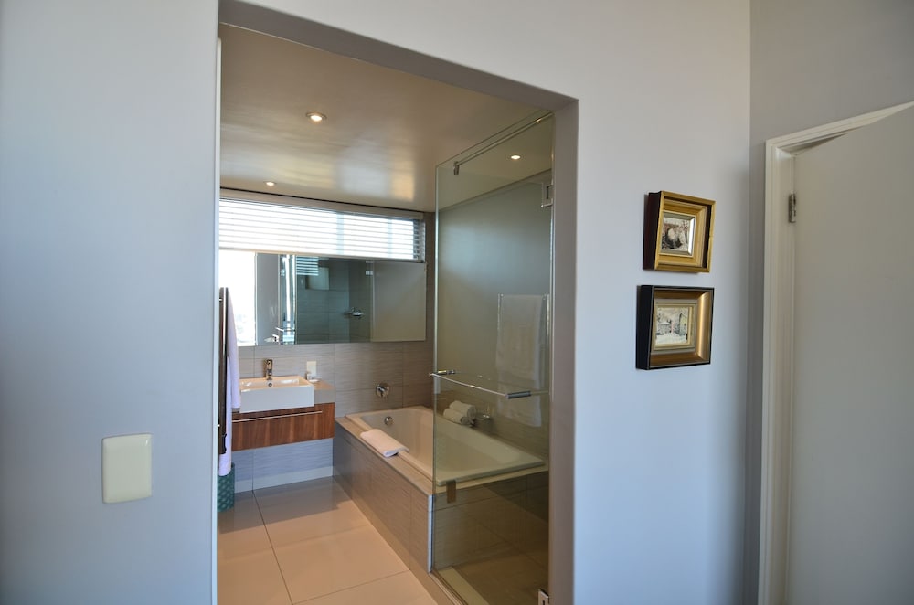 214 Harbour Bridge 40/41
