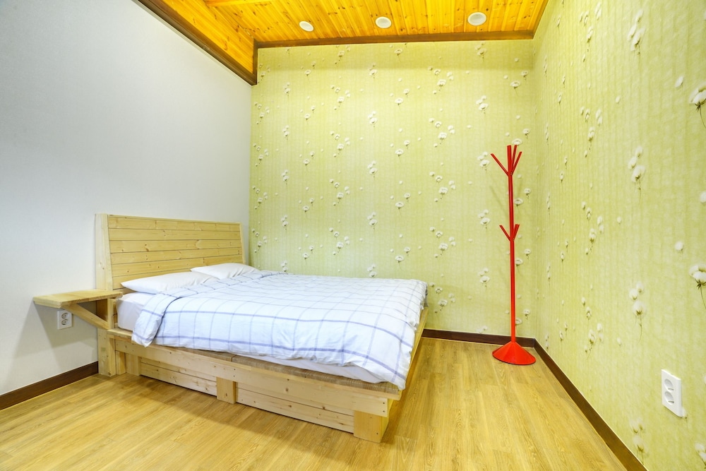 2 BEDROOMS, FAMILY