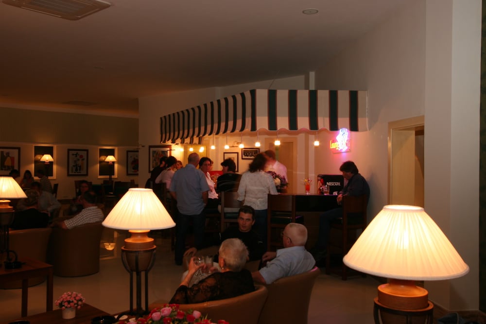 Febeach Hotel 13/50