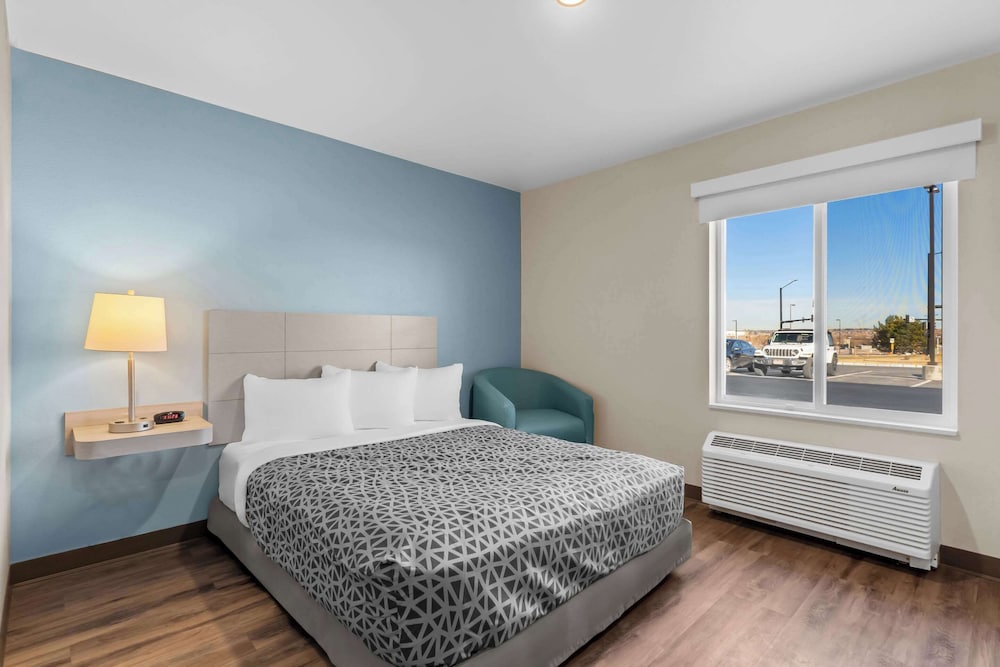 WoodSpring Suites Centennial - Denver Tech Center 25/64