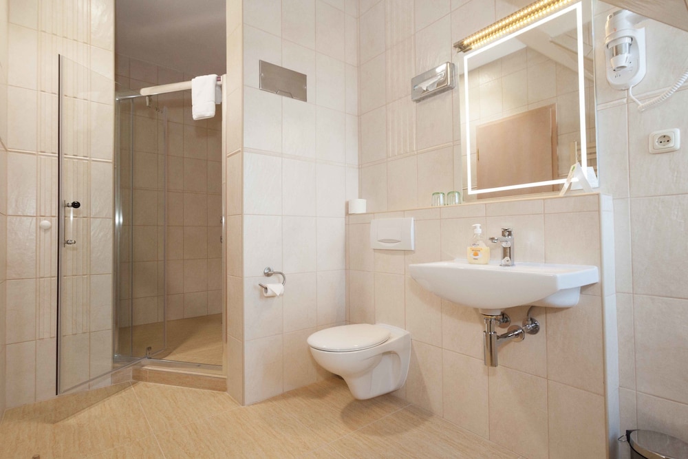 Hotel 3 Linden 44/45