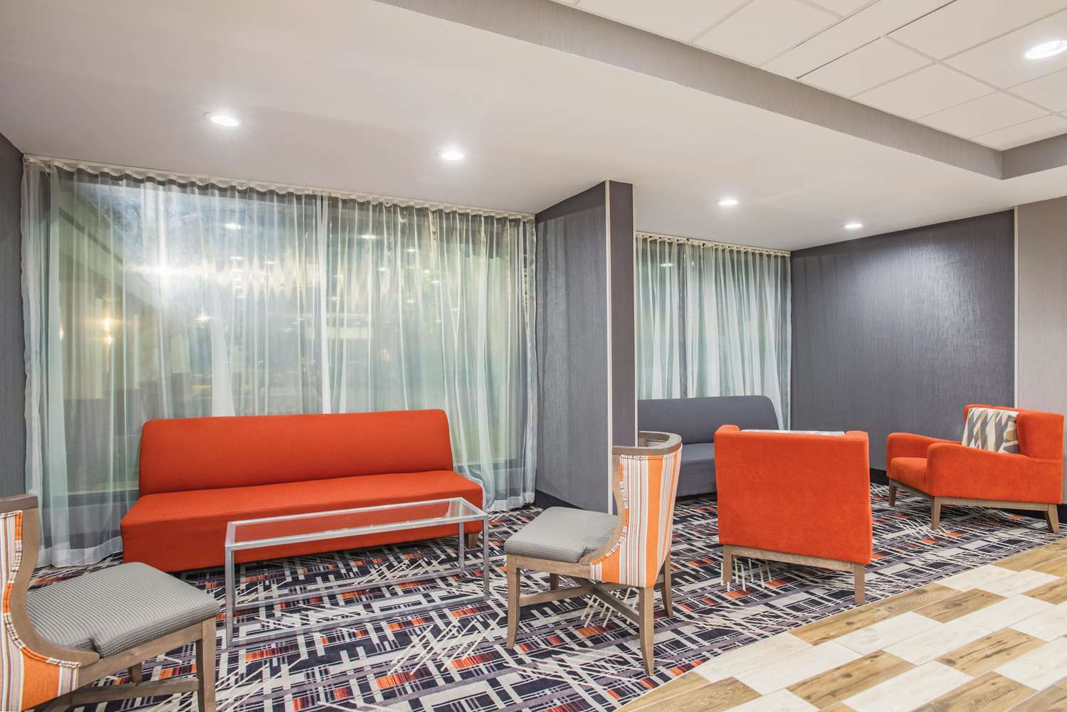 La Quinta Inn & Suites by Wyndham DC Metro Capital Beltway 36/55
