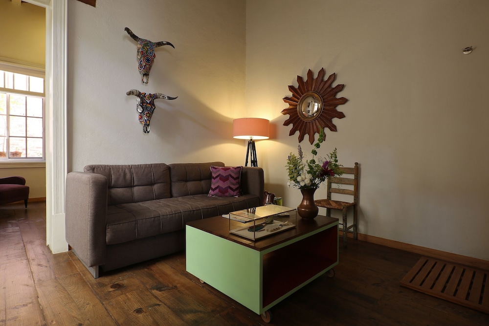 El Patio 77 28/50