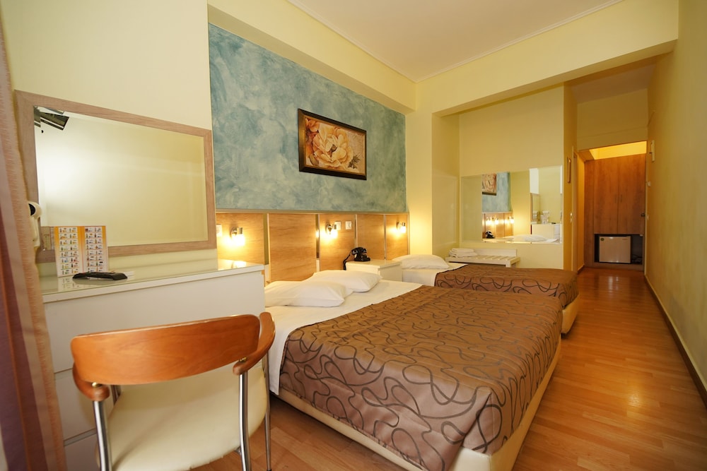SOCRATES HOTEL 32/44