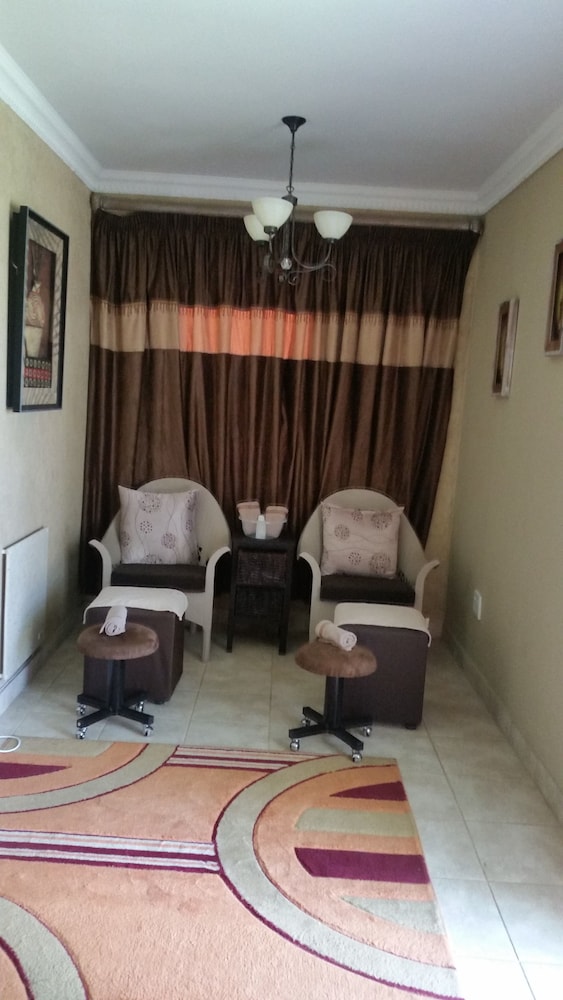 Crystal Rose Lodge and Spa 21/50