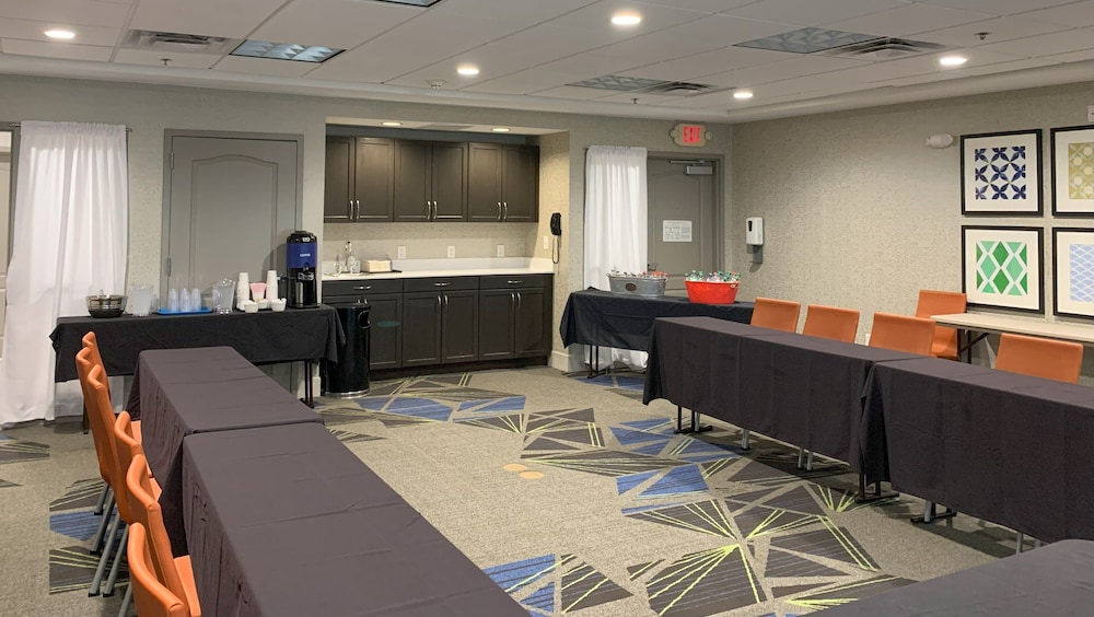 Holiday Inn Express Hotel Suites Crawfordsville 60/65