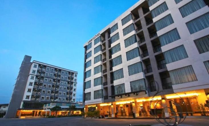 Leenova Hotel 11/50