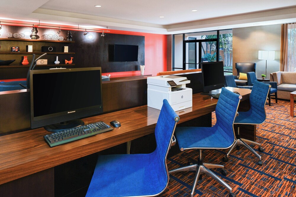Courtyard by Marriott Beaumont 27/35