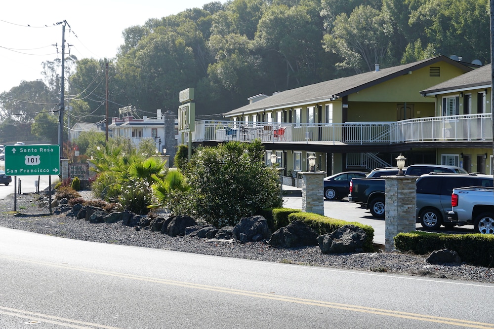 Muir Woods Lodge (ex Americas Best Value Inn and Suites - Mill Valley/San Francisco) 7/43