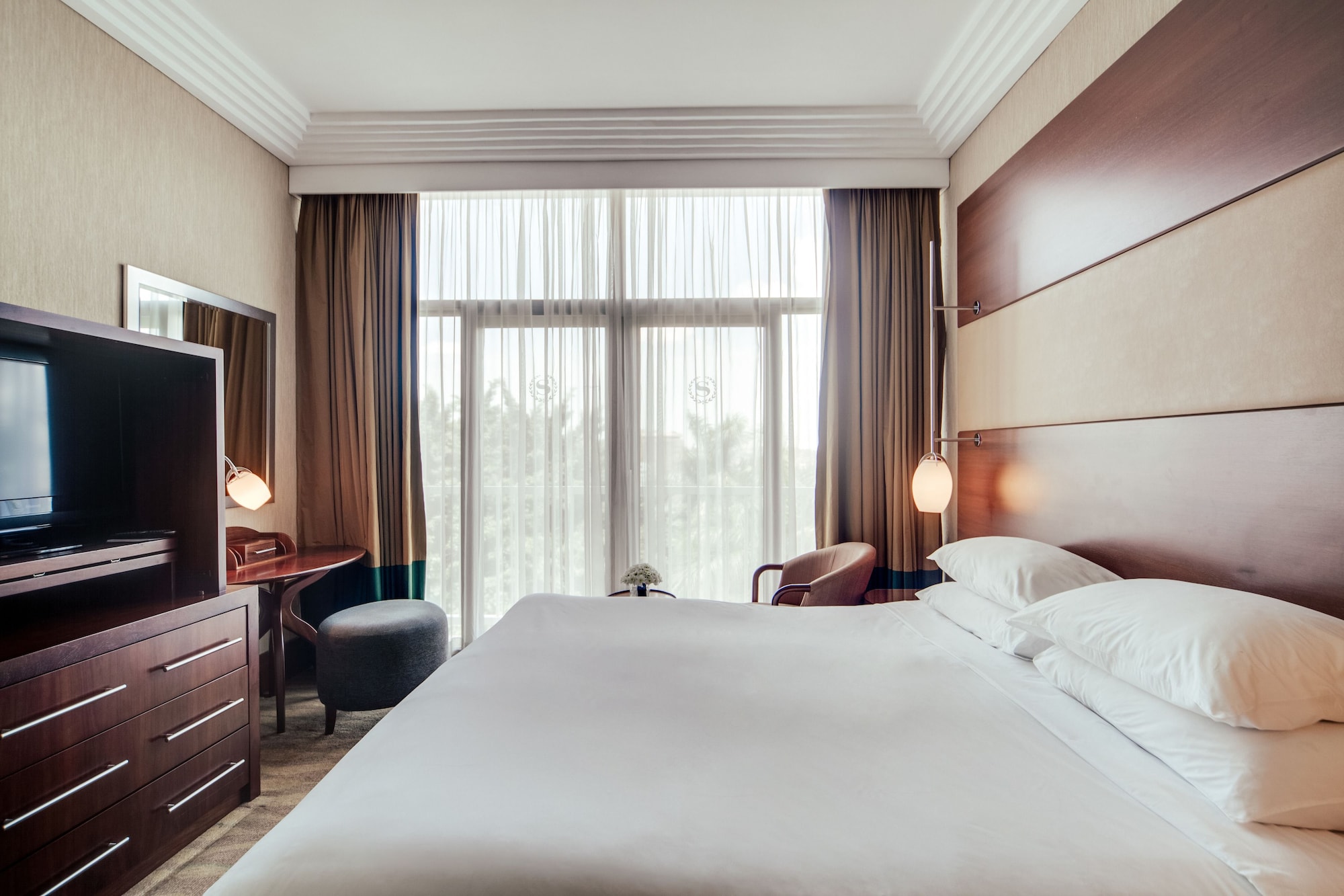 EXECUTIVE, KING BED, BALCONY
