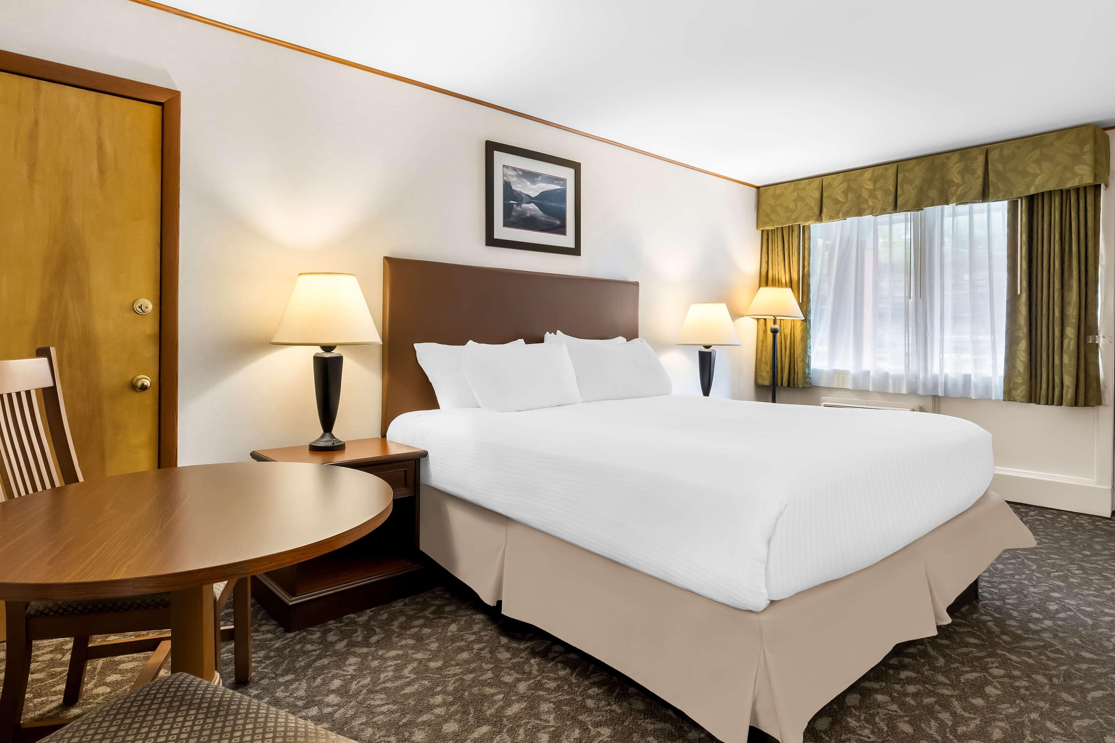 Interior, King Bed