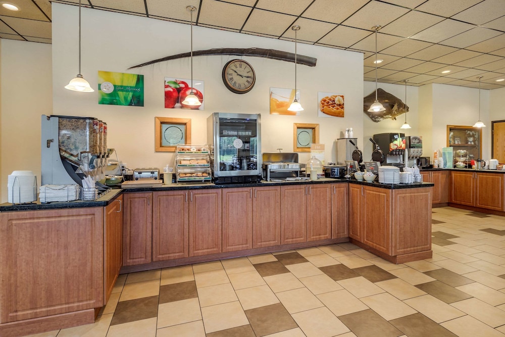 Quality Inn Kenai, AK 8/40