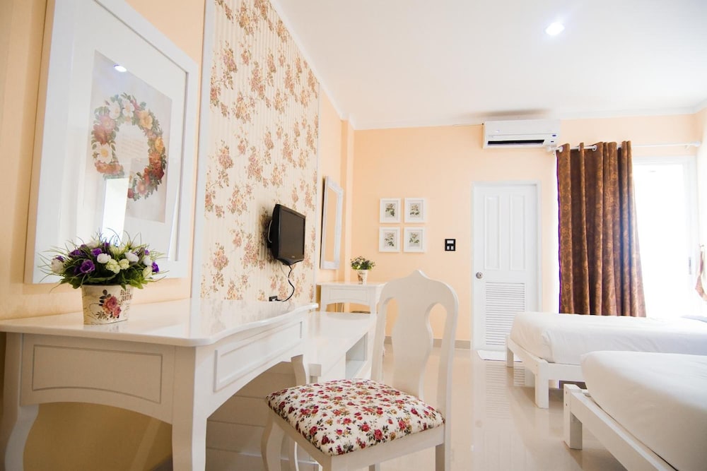 Boonsiri Boutique Hotel 44/50
