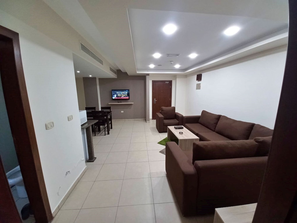 Lujain Hotel Suites 27/50