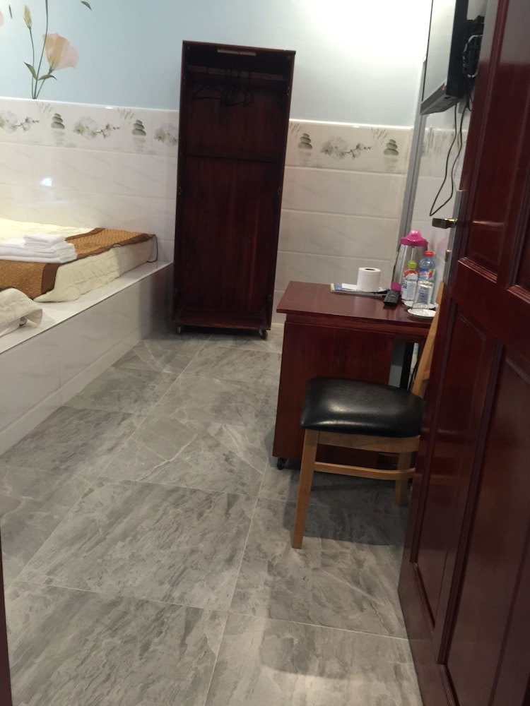Ngan Giang Guest House 51/65