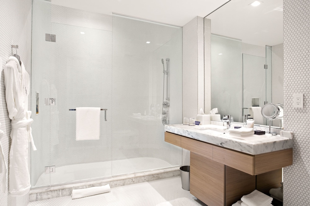 SLS LUX Brickell 58/60