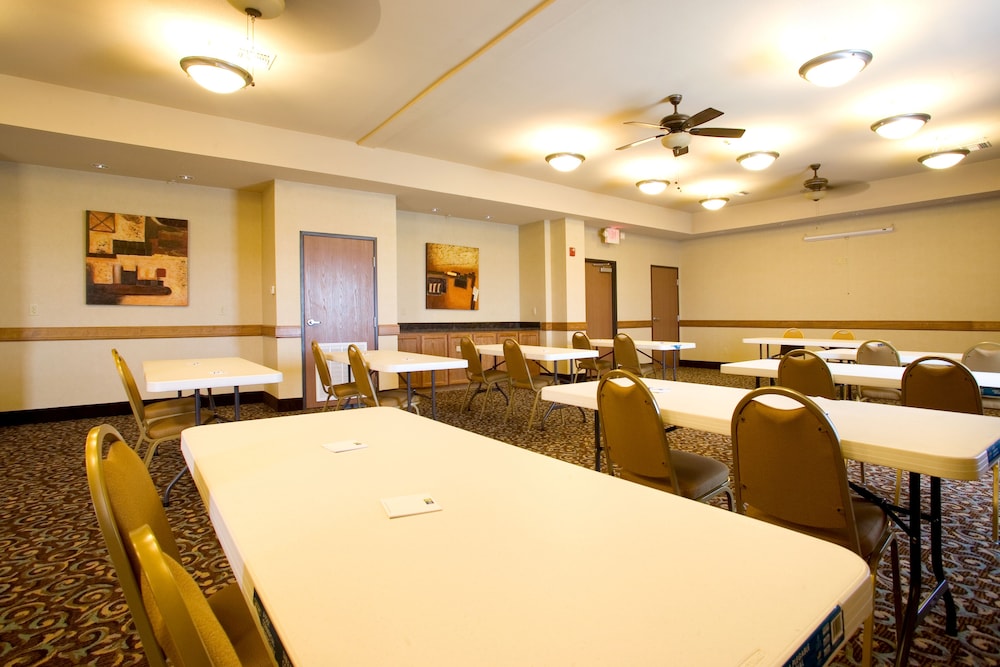 Holiday Inn Express Hotel And Suites Kingsville 47/55