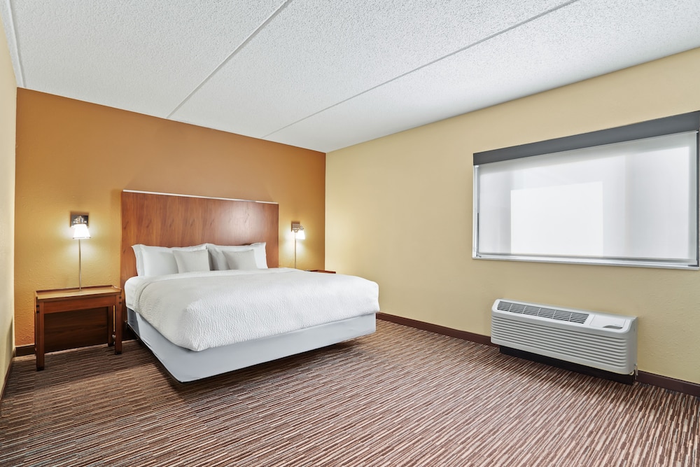 Royle Hotel Milwaukee Airport 14/64