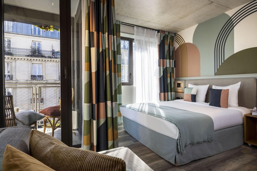 DELUXE, BALCONY
