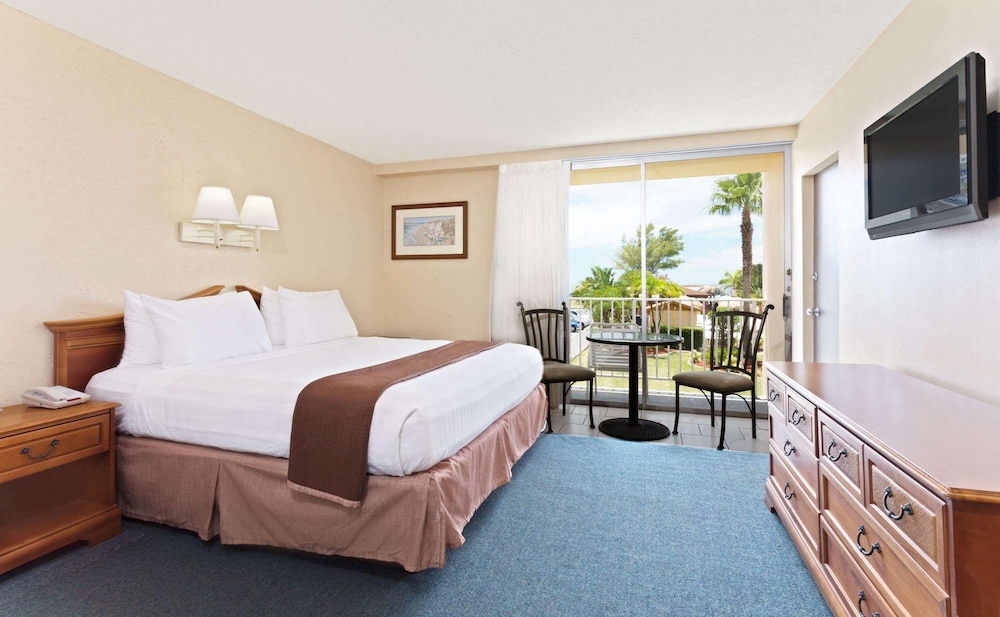 Hilton Garden Inn St Pete Beach 18/80