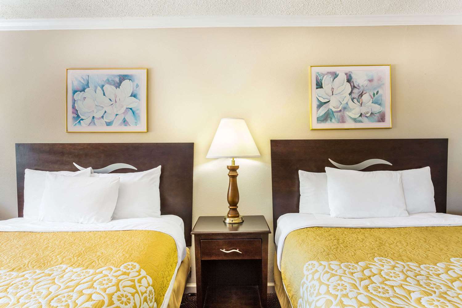 Days Inn by Wyndham Slidell 14/23