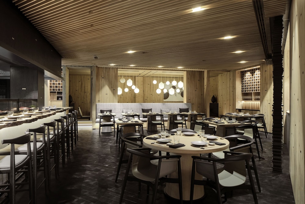 restaurant cafeteria