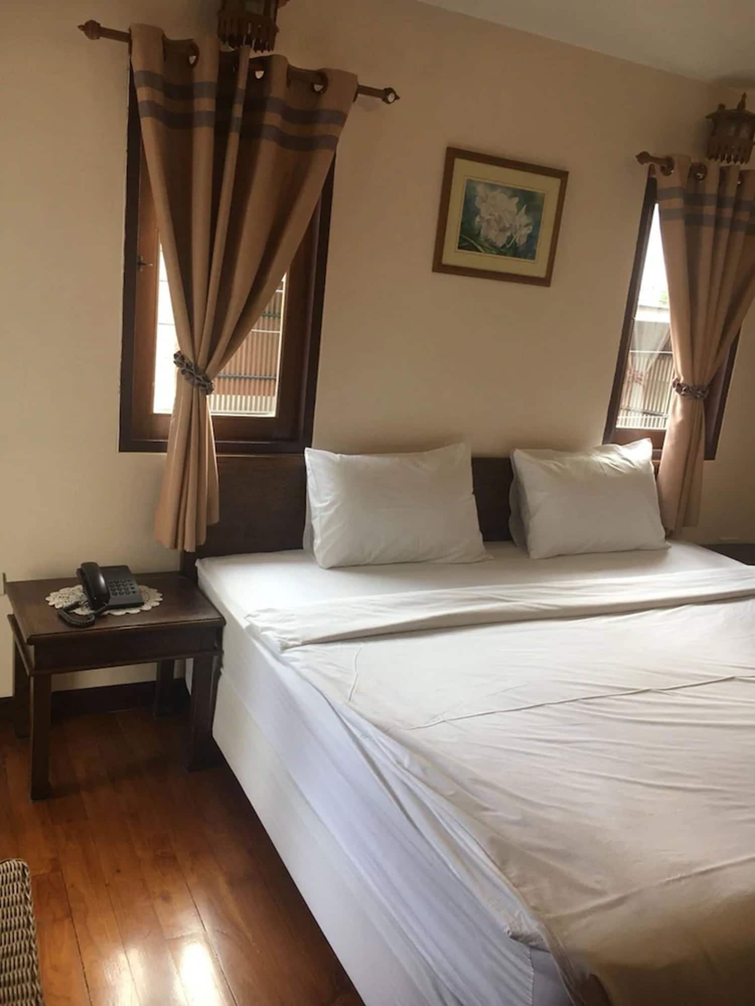 STANDARD, KING BED, BALCONY