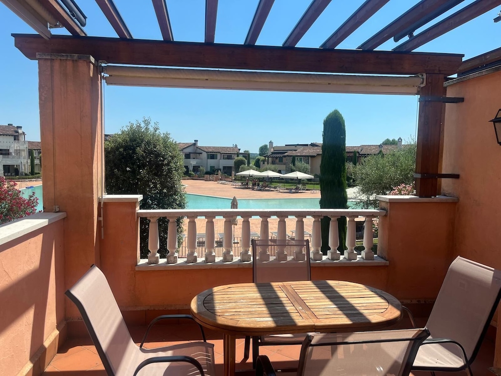 Lugana Village Resort & Sporting Club 46/50