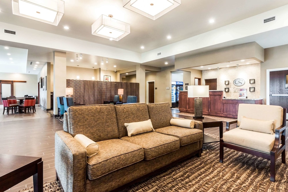 Comfort Suites Brookings near University 36/51