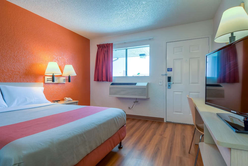 Motel6 Rowland Heights, CA - Los Angeles - Pomona 21/49
