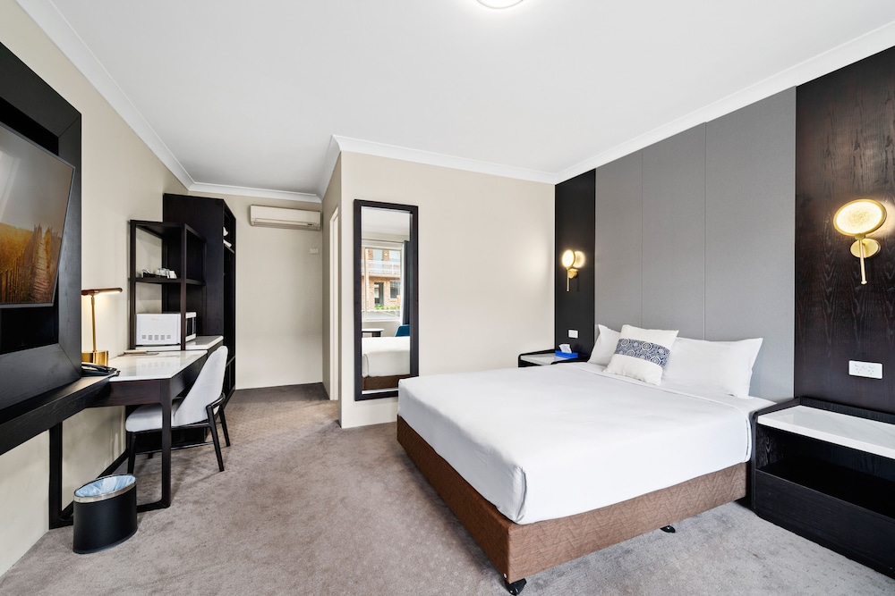 WM Hotel Bankstown 10/56