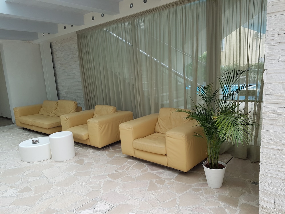 Hotel Sorriso 40/50