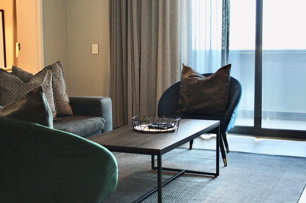 Axis Luxury Apartments 19/25