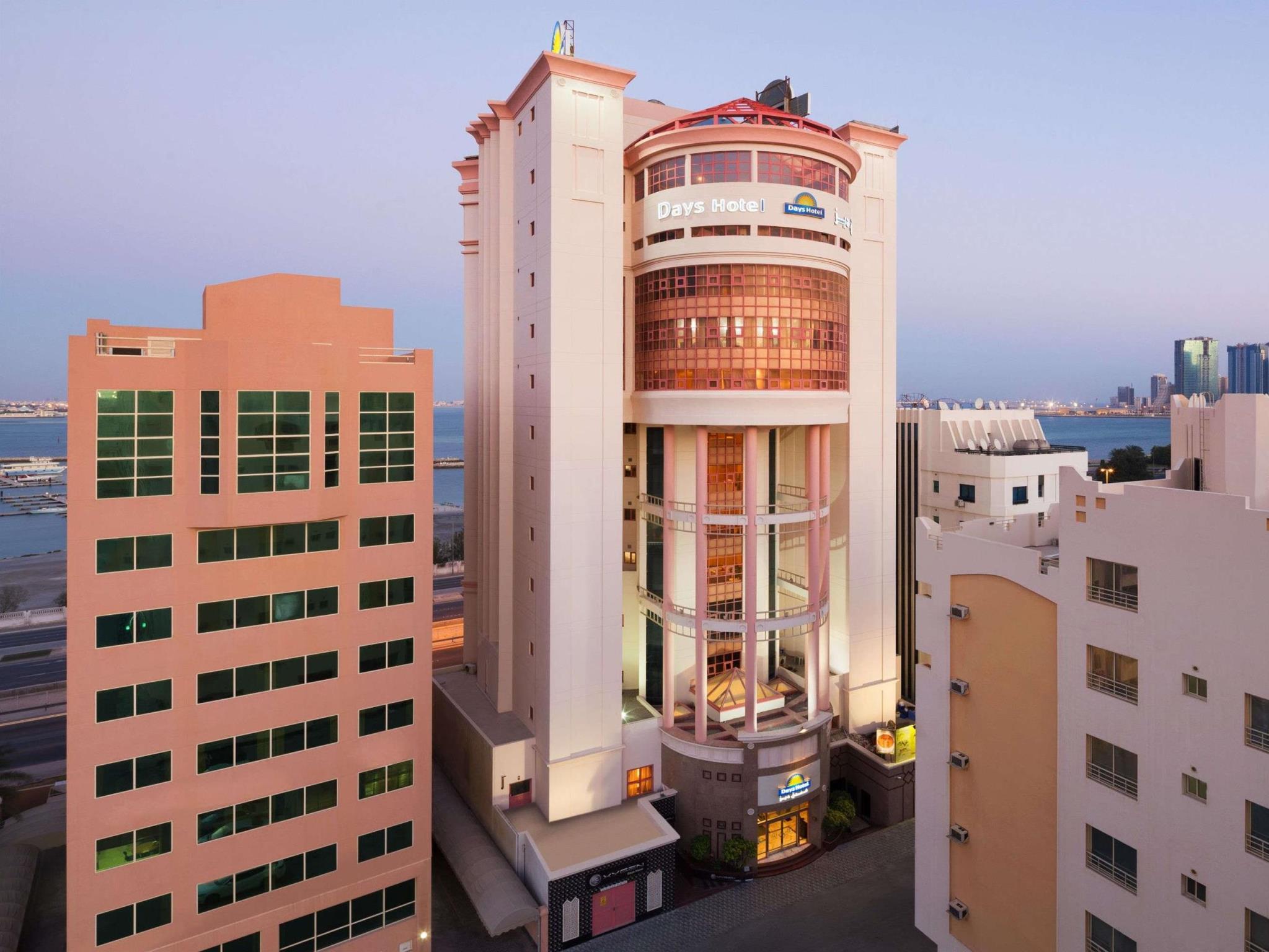 Palette Luxury Marina View Formerly Happy Days Hotel in MANAMA