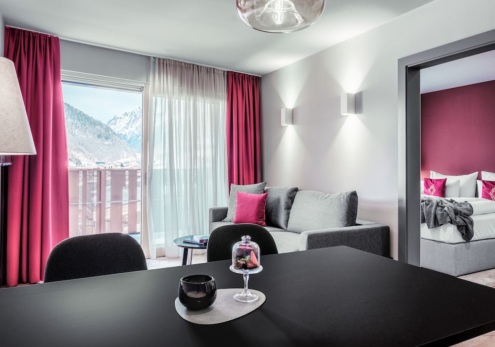 Hotel Castello Falkner 46/74