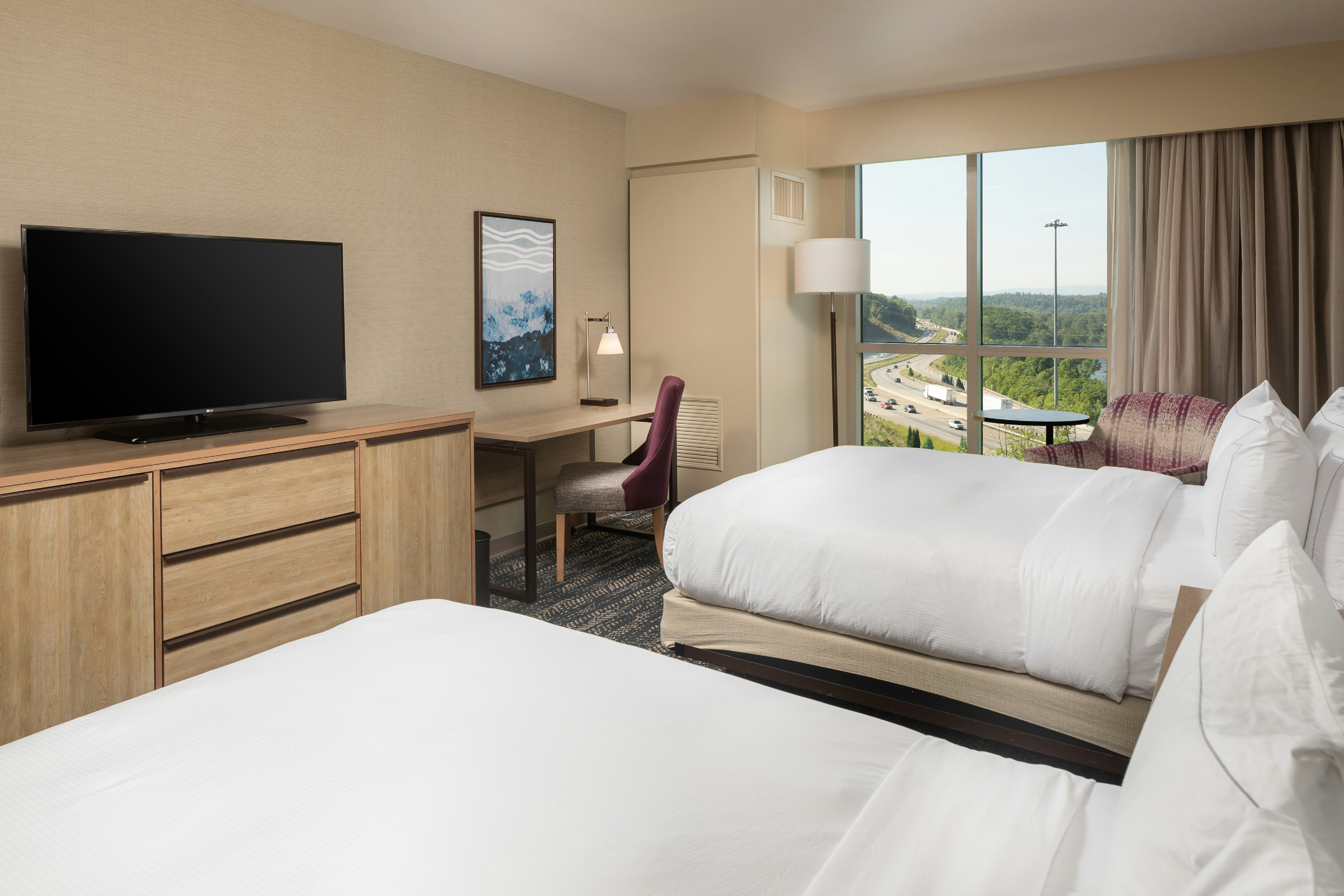 Room, 2 Queen Beds, Street or River View, Main Building