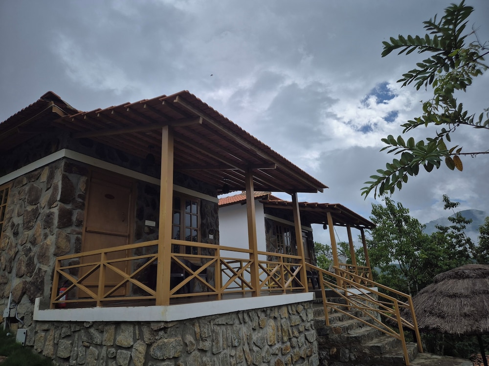 Zac's Valley Resort 2/48
