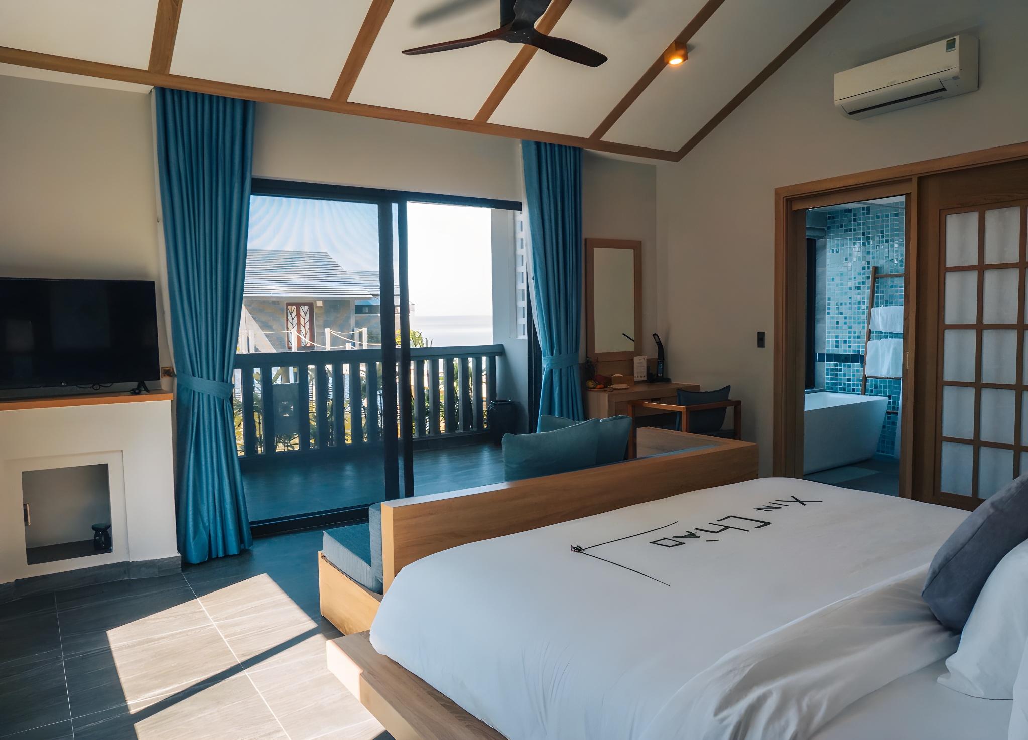 2 Bedrooms Lagoon View Pool Villa