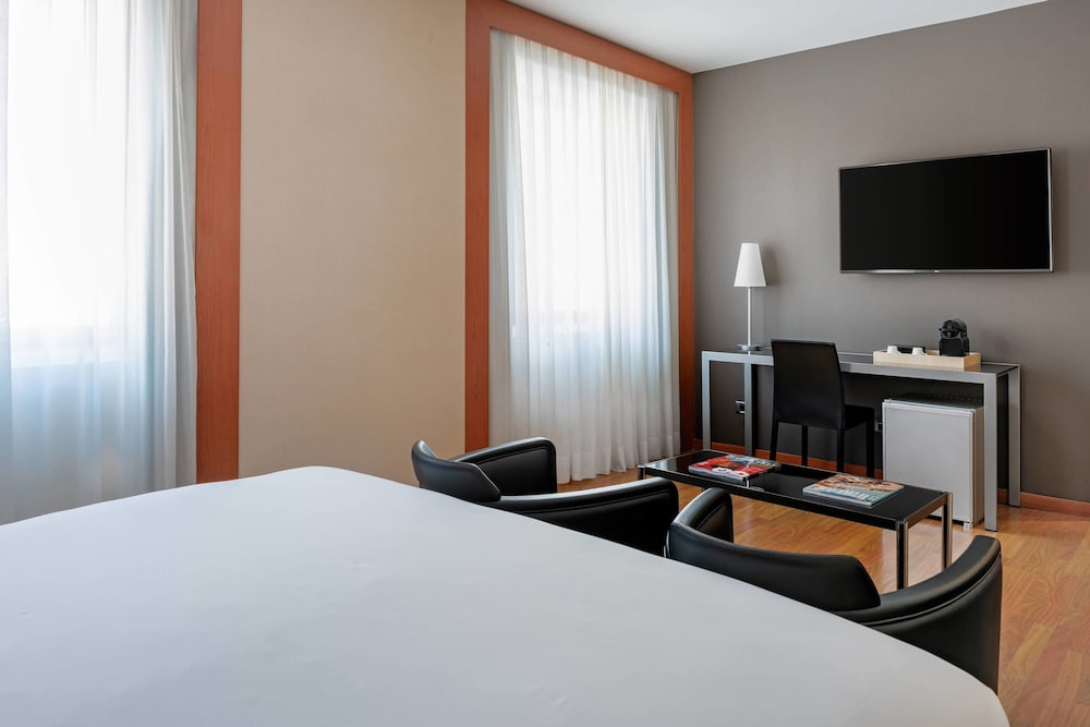 Ac Hotel Los Vascos 12/42