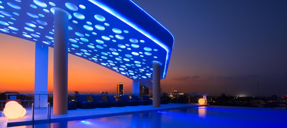 SUN & MOON, Urban Hotel 2/66