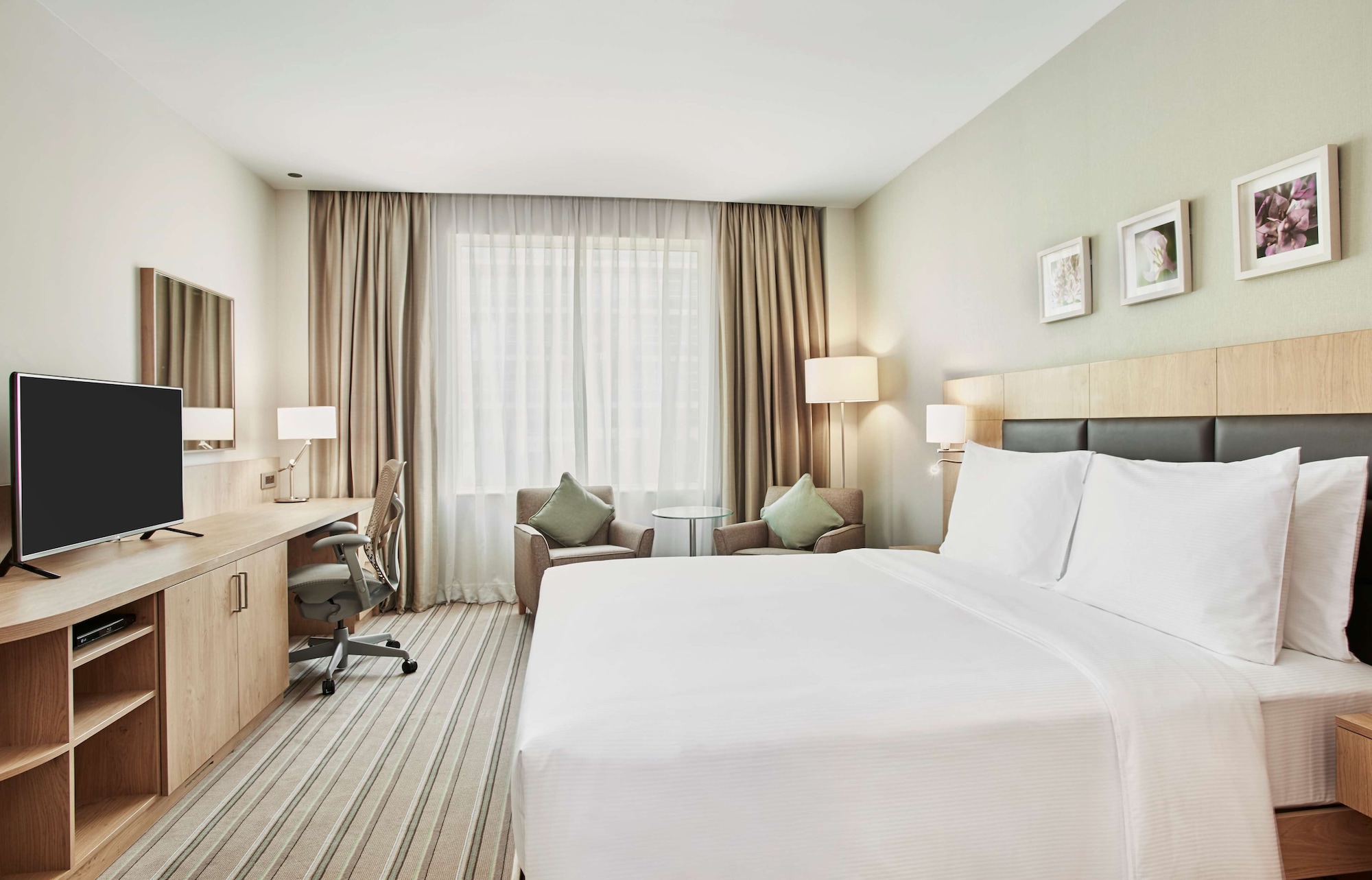 1 BEDROOM, SUITE, KING BED
