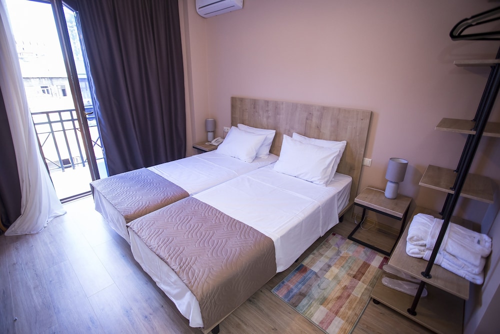 Hotel N16 8/48