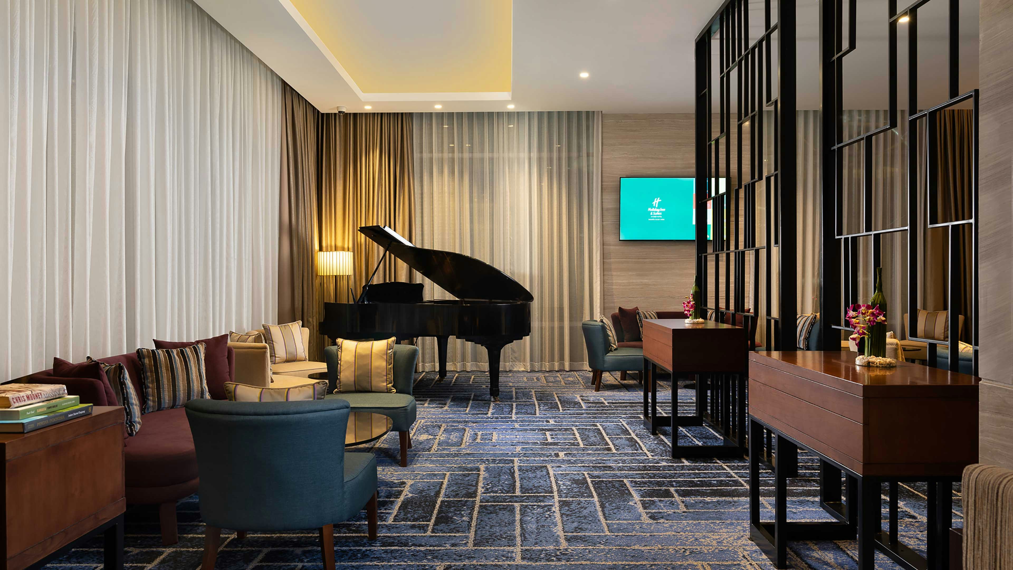 Holiday Inn Hotel Suites Jakarta Gajah Mada 53/77