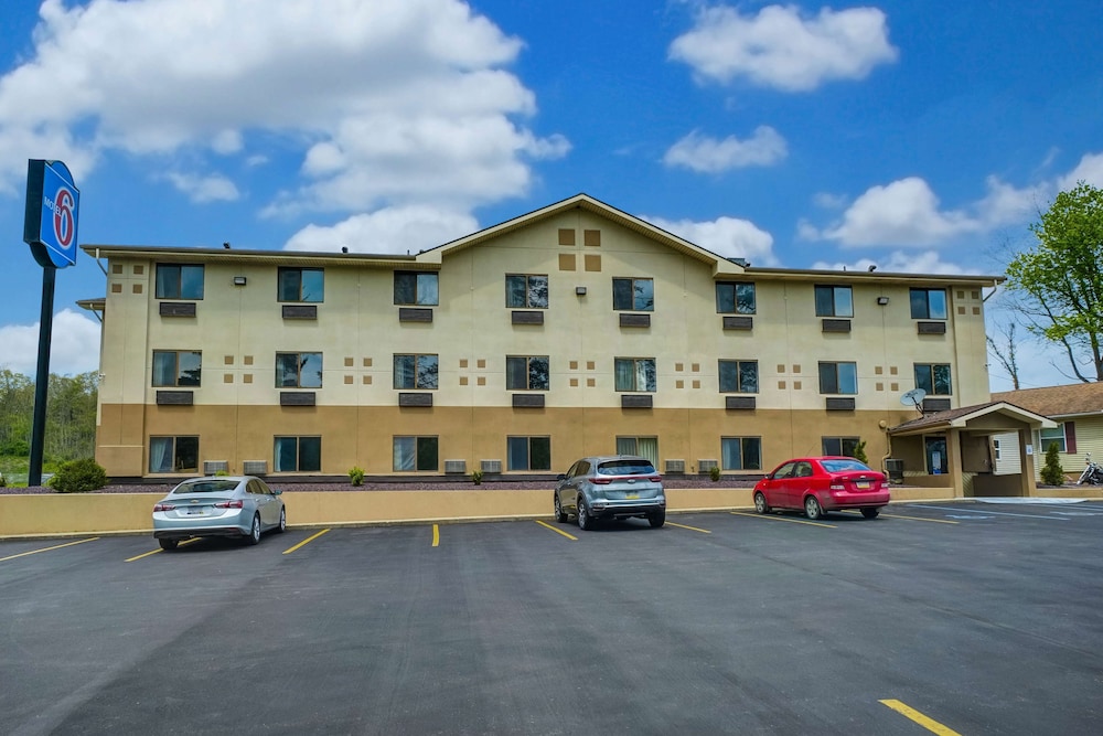Motel6 Montoursville, PA - Williamsport 33/36
